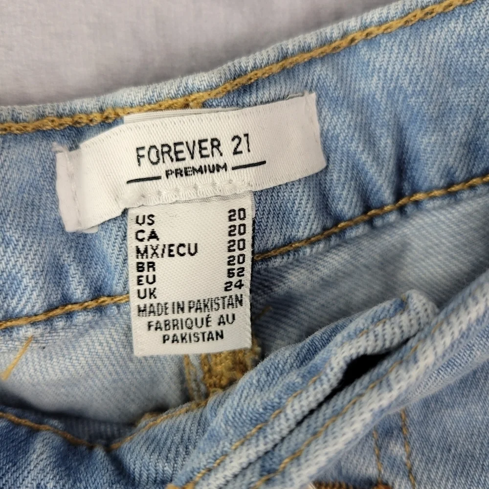 FOREVER 21‎ Cotton Light Blue Mid Rise Boot cut Slim Fit Women's Jeans Size 20